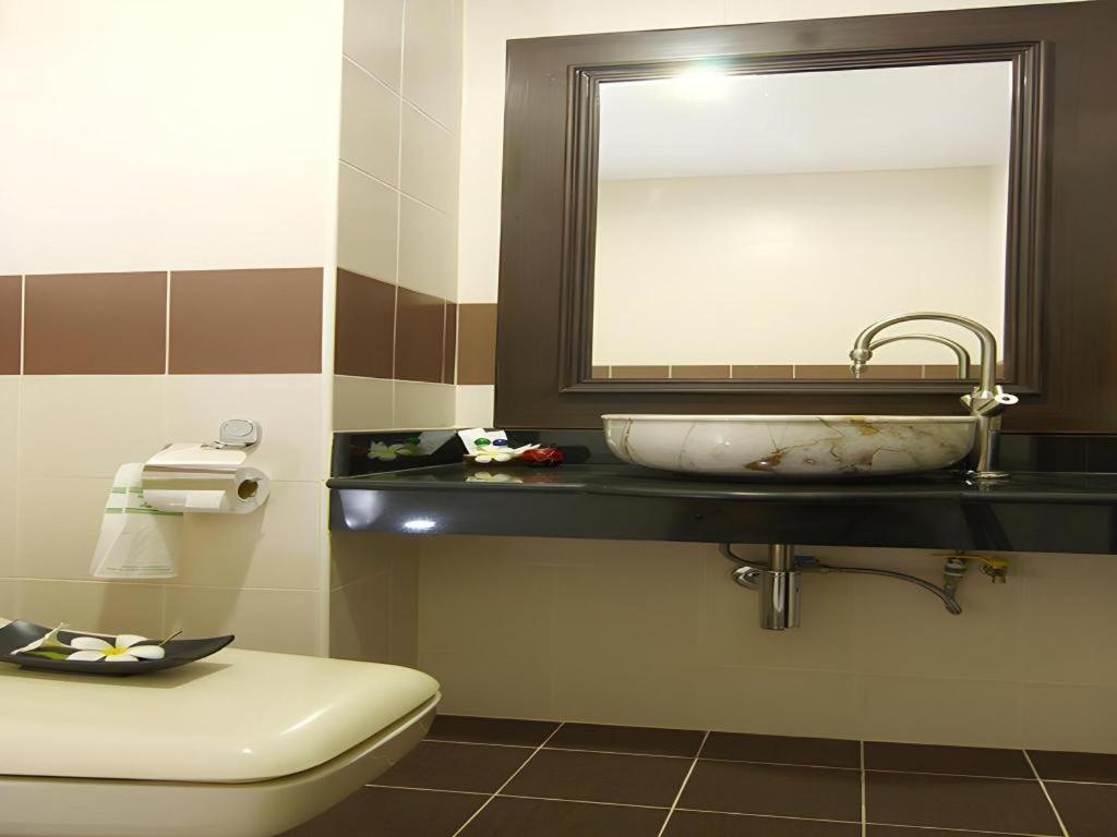 Sritrakul Place Hotel 3*