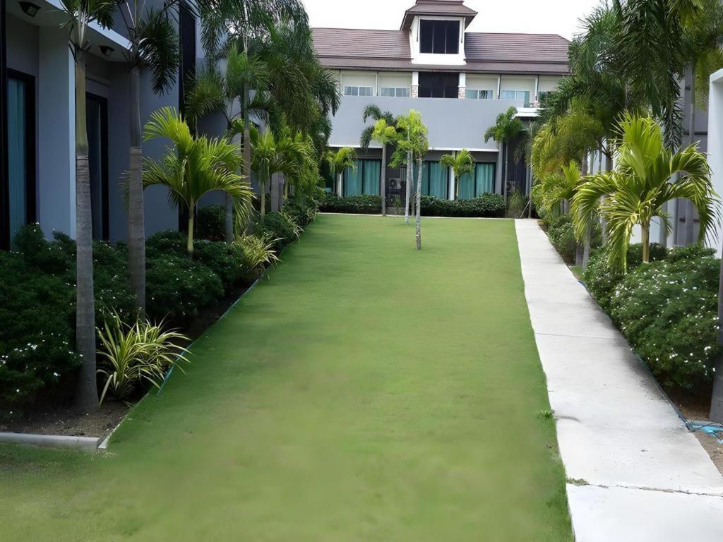 Sritrakul Place 3*